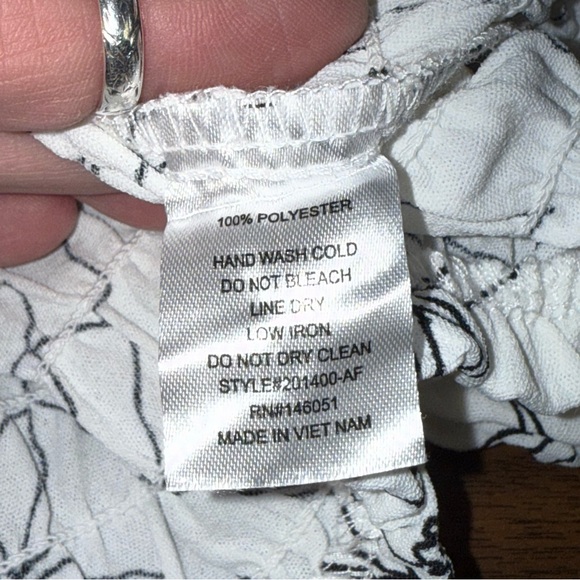 Monteau LA Smocked Puff Sleeve Crop Top White Floral Cottagecore - Picture 7 of 8